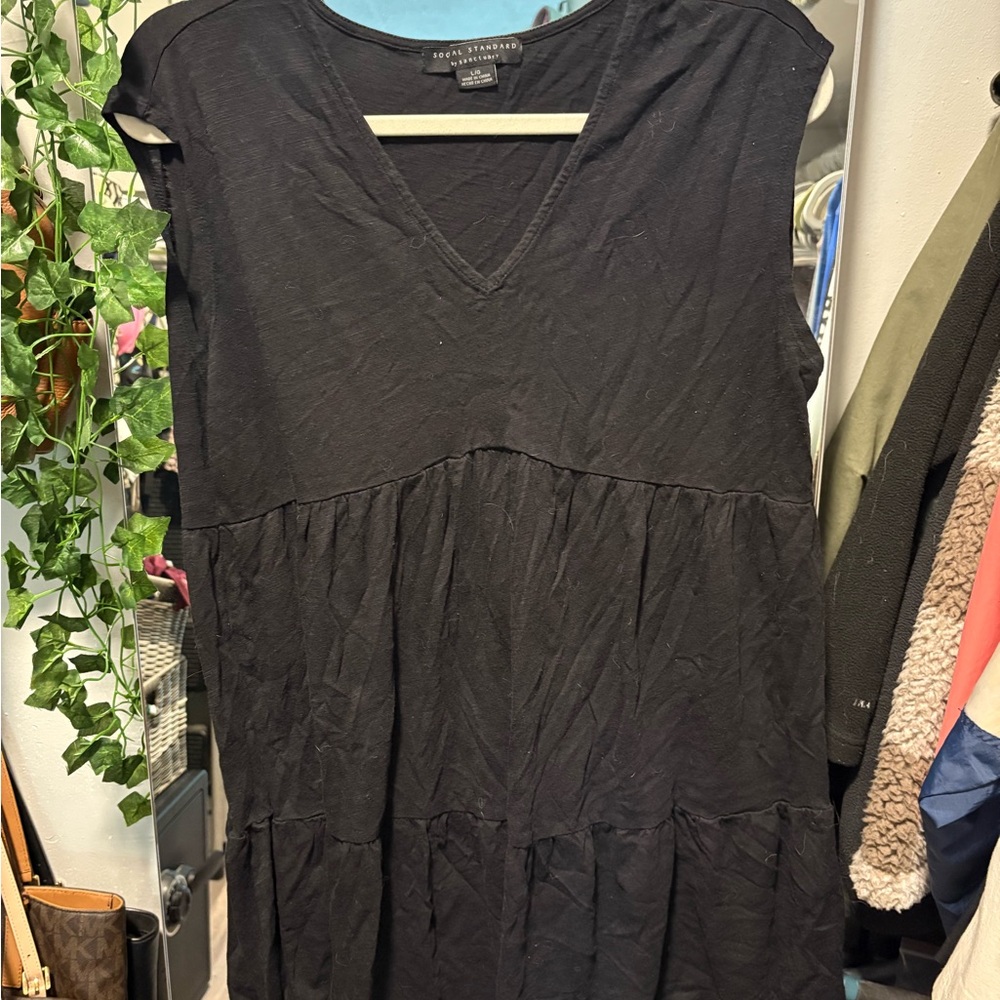 Universal Thread Black V-Neck Tunic
